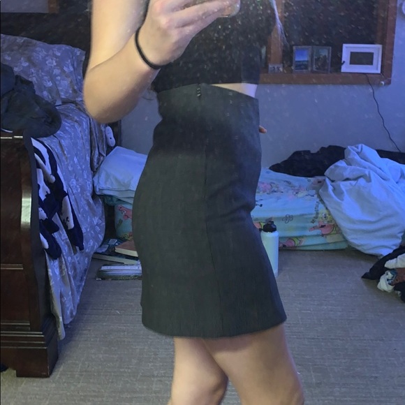 Plaid skirt, from Aritzia - Picture 4 of 8